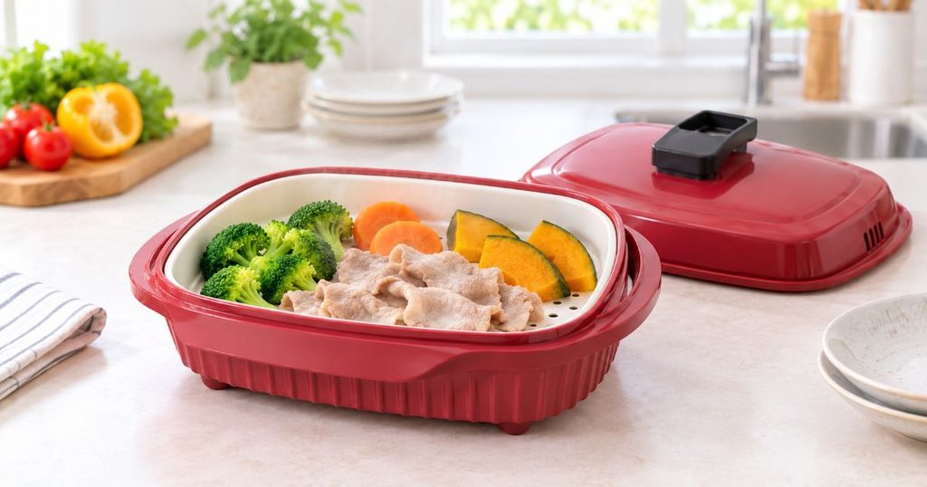 レンジメート ワイドの専用スチーマーで野菜と肉を蒸している画像
