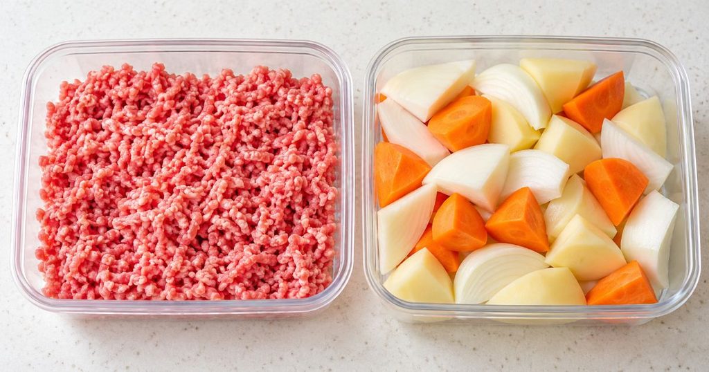 保存容器に入れたひき肉と煮物用のじゃがいも・にんじん・玉ねぎ